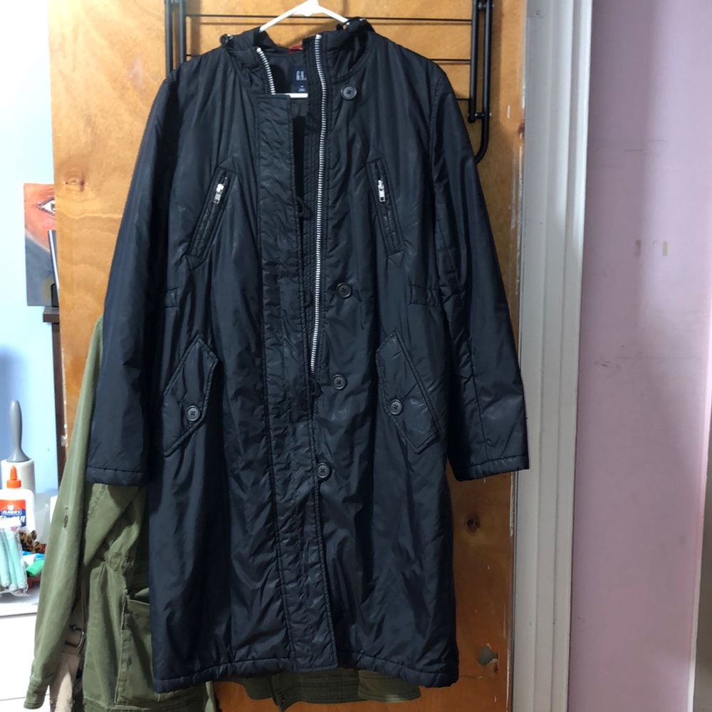 Brand: Gap, Size: M, Color: Black